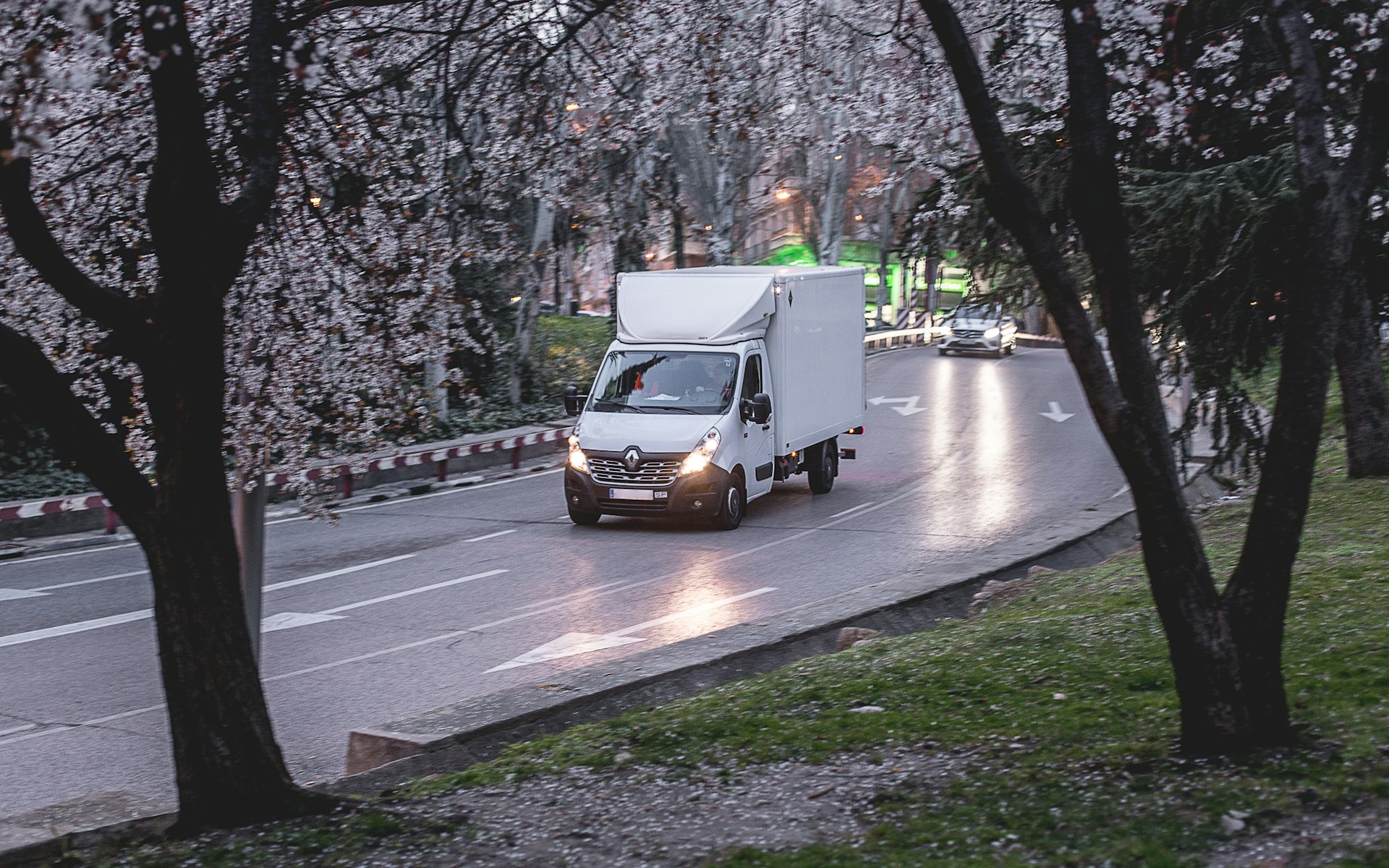 Sole Trader Loans for Australians Working on Their Own ABN – Tradie van on the road